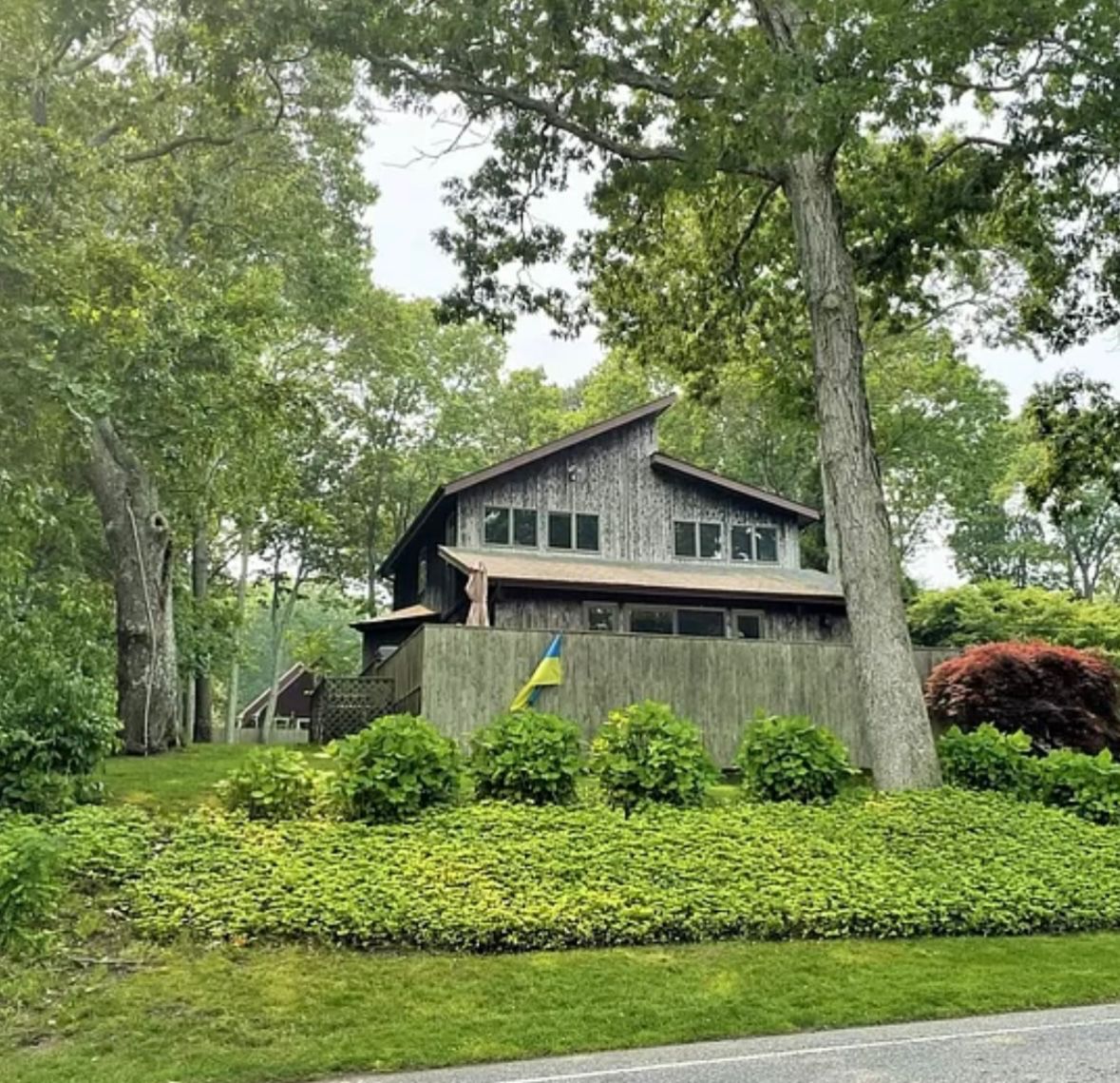 ESTATE SALES BY YASEMIN in Sag Harbor, NY starts on 7/26/2024