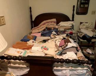 Beautiful 4 poster antique bed