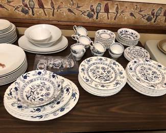 Blue Nordic dish set with serving peices