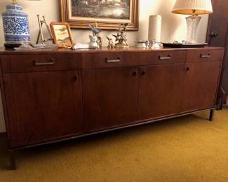 Side board - buffet