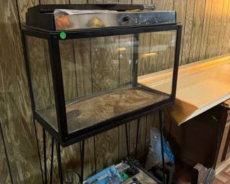 Fis/reptile tank with stand