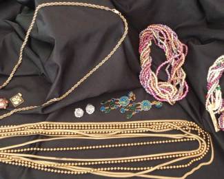 "Behold Mount Vintage Part 2" in North Augusta, SC Starts Closing Thu 7/25 8p. Pickup Sat 7/27 11-2p. Please click here to view more photos, descriptions, and current bids: https://ctbids.com/estate-sale/30101