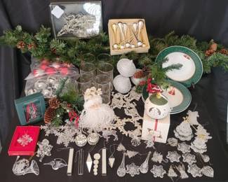 "Behold Mount Vintage Part 2" in North Augusta, SC Starts Closing Thu 7/25 8p. Pickup Sat 7/27 11-2p. Please click here to view more photos, descriptions, and current bids: https://ctbids.com/estate-sale/30101