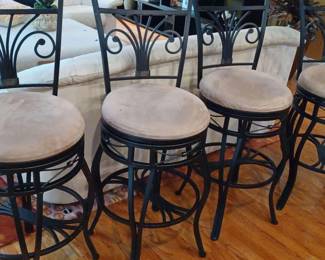 "Behold Mount Vintage Part 2" in North Augusta, SC Starts Closing Thu 7/25 8p. Pickup Sat 7/27 11-2p. Please click here to view more photos, descriptions, and current bids: https://ctbids.com/estate-sale/30101