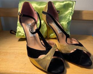 Women's Comme il Faut 3 Inch Black & Gold Leather Heels Size 39