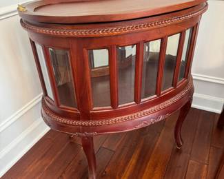 Vintage Mahogany Kidney Shaped Display Cabinet (15-1/2"D x 28-1/2"W x 30"H)