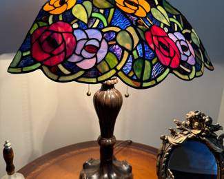 Tiffany Style Stained Glass Table Lamp