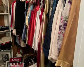 Large Collection of Women's Clothing & Accessories