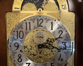 Ridgeway Bridgetown Model 2512 Grandfather Clock (84"H x 20"W x 12"D)