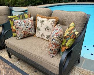 Lay-Z-Boy Outdoor Metal & Wicker Loveseat (32"D x 48"W x 34" Back Height)