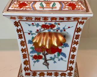 Chinese Export Square Vase for Flower Arranging 