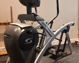 Cybex 525AT Arc Trainer