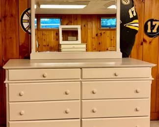 Vermont Tubbs Dresser & Mirror