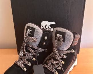 New Sorel Kinetic Conquest WP Boots - Size 8