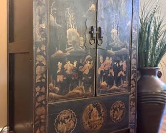 Chinese Chinoiserie Cabinet
