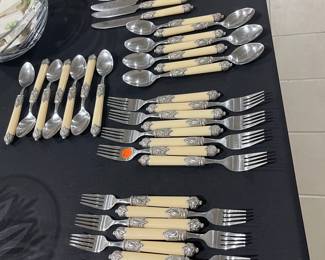 Hampton Forge Argent Orfevres San Remo Creme Flatware