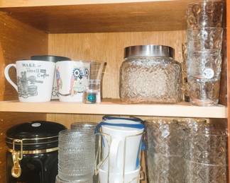 Kitchen glass and mugs
