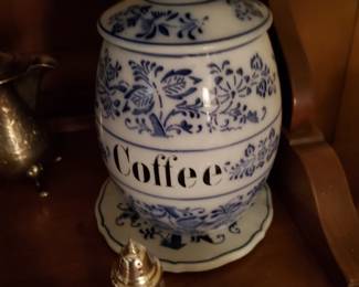 Several vintage blue and white pieces.
