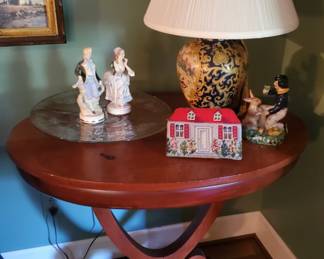 Round Circular Table