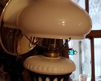 Hanging from the wall, this lamp makes a statement!