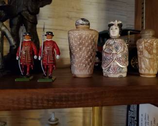 Snuff Boxes escorted by British Soldiers