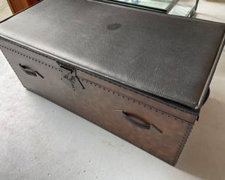 Storage chest