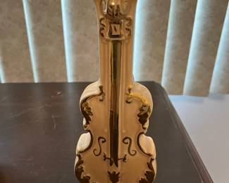 violin vase