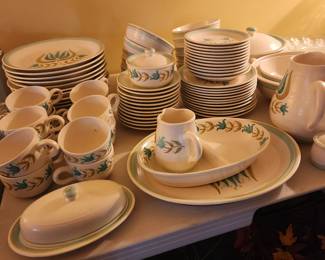 Franciscan ware - Tulip time service for 12 plus serving pieces. 100 items in set total