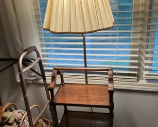 Table/shelf w lamp