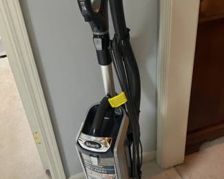 Shark rotator lift away vacuum sweeper