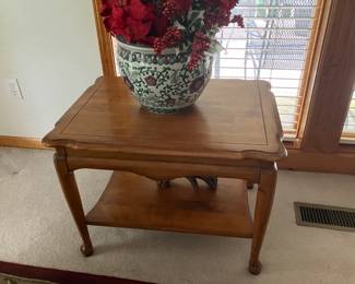 Cushman solid maple end table