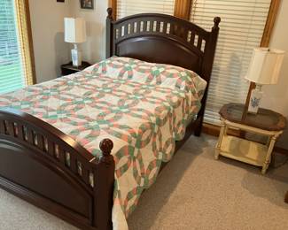 Full size bed w new mattresses