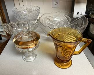 King's Crown gold cany dish w lid, pressed glass