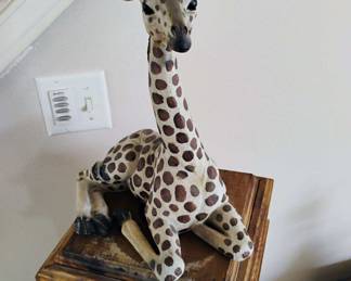 Sitting Giraffe Resin Statue