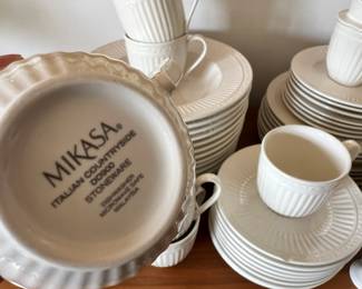Mikasa "Italian Countryside" Stoneware Dinnerware Set