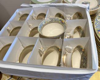 Lenox Autumn Pattern Dinnerware Set