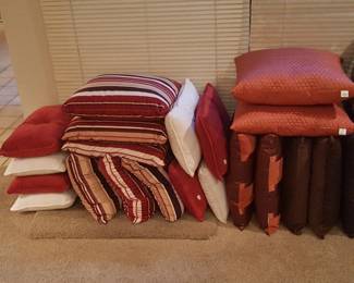 50% OFF or Special Deal for 100 or more pillows