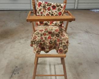 Vintage Cass Wooden Doll's High Chair w/ Flip Top Food Tray Floral Cushion 1940s