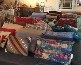 50% OFF or Special Deal for 100 or more pillows