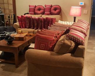 50% OFF or Special Deal for 100 or more pillows