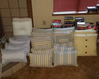 50% OFF or Special Deal for 100 or more pillows