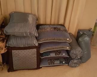 50% OFF or Special Deal for 100 or more pillows