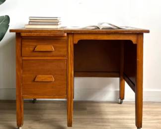 Oak youth desk