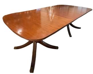 Duncan Phyfe mahogany two pedestal dinning table.