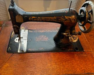 Antiques sewing machine