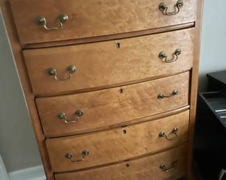 5 drawer vintage chest of drawers