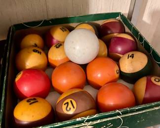 Bakelite pool balls