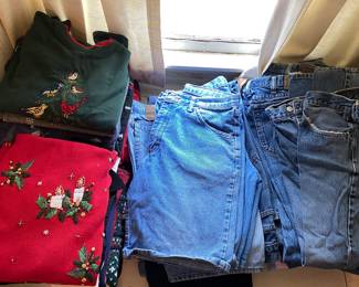 Xmas sweaters and retro jeans/jorts!!!