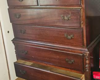 Tallboy chest