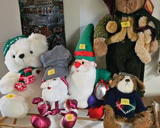 Stuffed animals & Santas 